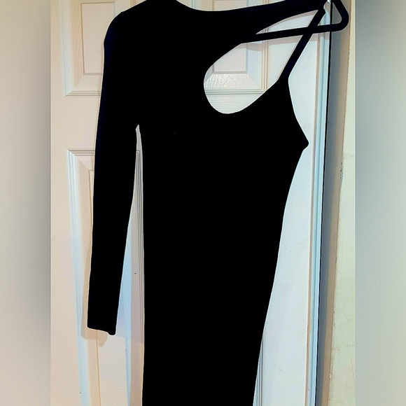 One sleeve cut out Zara dress body con - Picture 1 of 4
